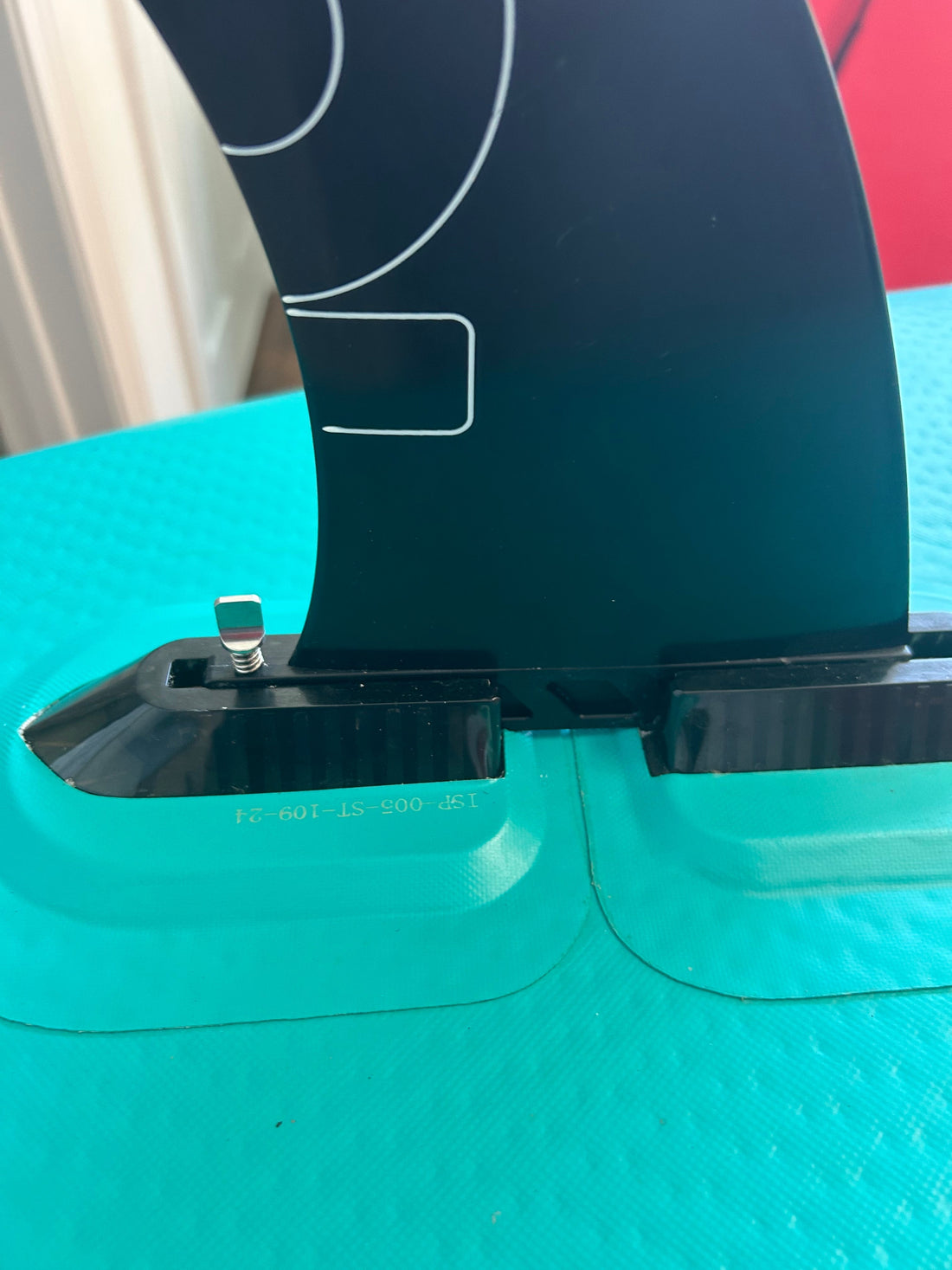 How to install the Honu Byron, Fairlight, and Sorrento fin into the fin box