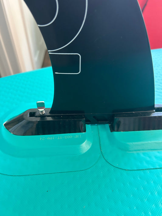 How to install the Honu Byron, Fairlight, and Sorrento fin into the fin box