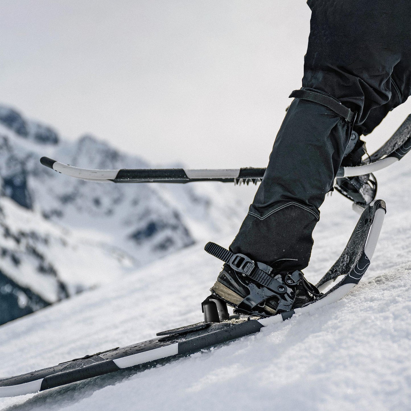 Crescent Moon Denali 37 Powder and Backpacking Snowshoes